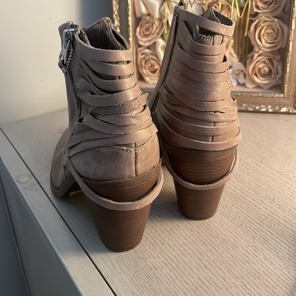 Jessica Simpson booties - Picture 3 of 4